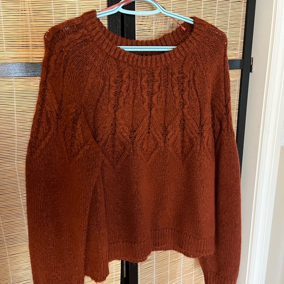Super soft, burnt orange sweater - Picture 2 of 4
